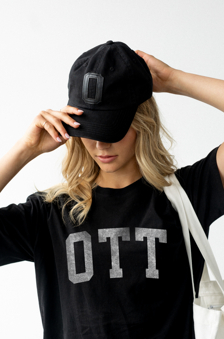 Line Change Leather Letter O Cap